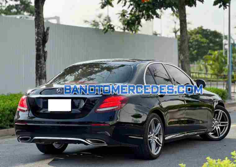 Mercedes Benz E class E300 AMG 2017 Máy xăng đẹp long lanh