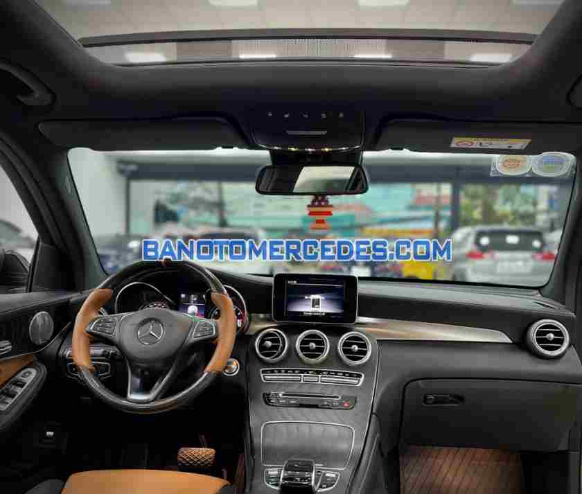 Bán xe Mercedes Benz GLC 300 4Matic sx 2018 - giá rẻ