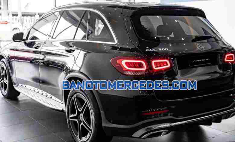 Cần bán xe Mercedes Benz GLC 300 4Matic đời 2022
