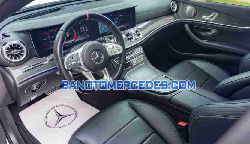 Cần bán xe Mercedes Benz E class E300 AMG năm 2016 màu Trắng cực đẹp