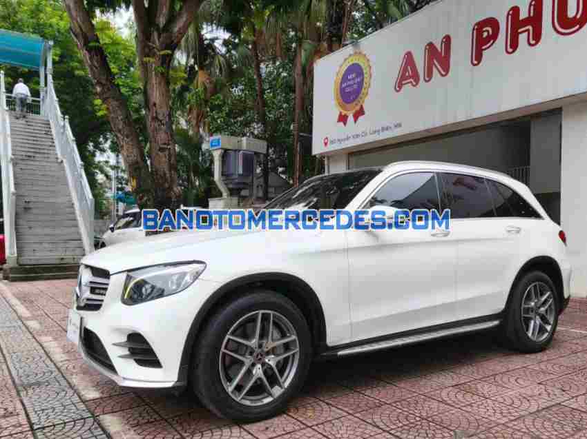 Bán xe Mercedes Benz GLC 300 4Matic đời 2017 - Giá tốt