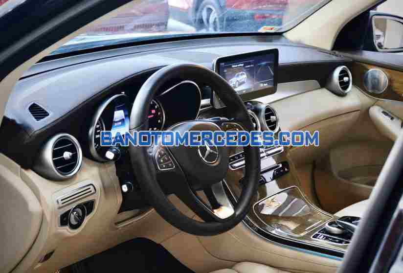 Cần bán Mercedes Benz GLC 250 4Matic Máy xăng 2019 màu Đen