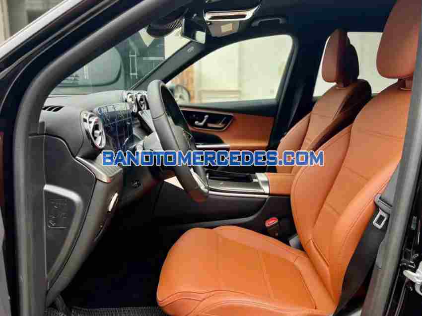 Cần bán gấp xe Mercedes Benz GLC 200 4Matic 2023 màu Đen
