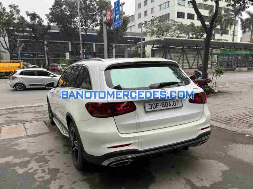 Cần bán gấp Mercedes Benz GLC 300 4Matic đời 2022, màu Trắng
