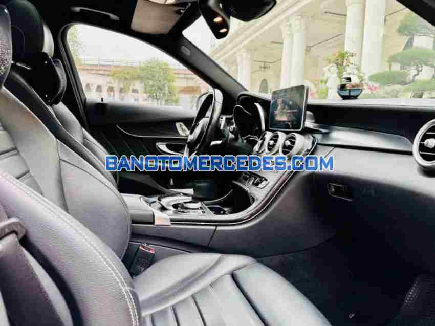 Cần bán xe Mercedes Benz C class C250 AMG năm 2015 màu Trắng cực đẹp