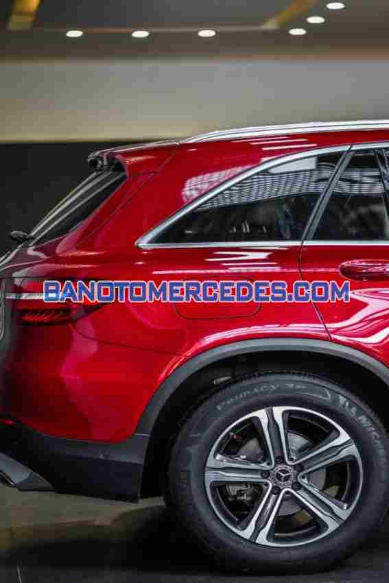 Cần bán gấp xe Mercedes Benz GLC 200 năm 2018, màu Đỏ, Số tự động