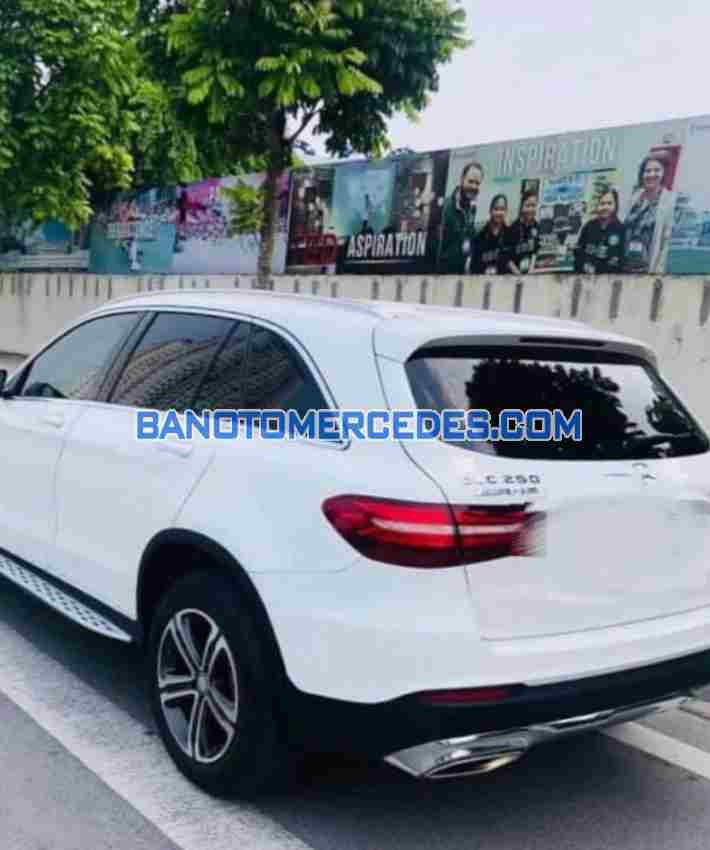 Cần bán Mercedes Benz GLC 250 4Matic Máy xăng 2016 màu Trắng