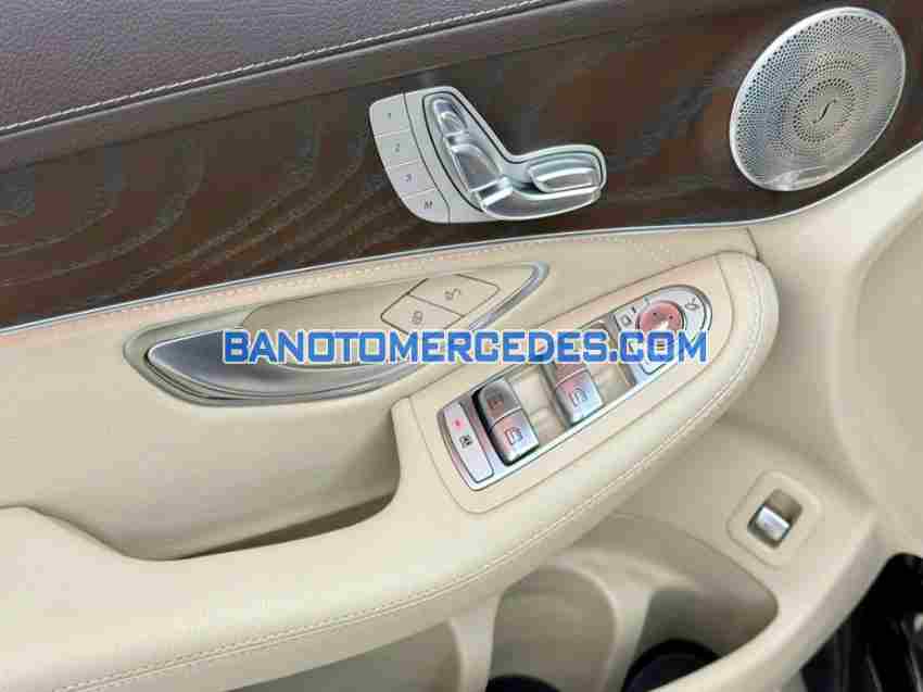 Cần bán Mercedes Benz GLC 200 4Matic 2021, xe đẹp giá rẻ bất ngờ