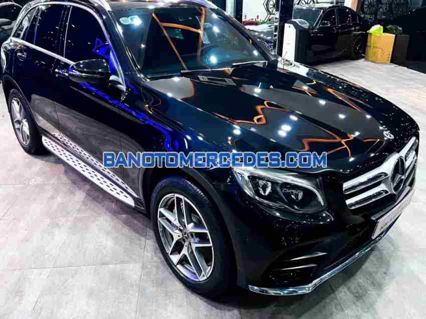 Cần bán xe Mercedes Benz GLC 300 4Matic năm 2018 màu Đen cực đẹp