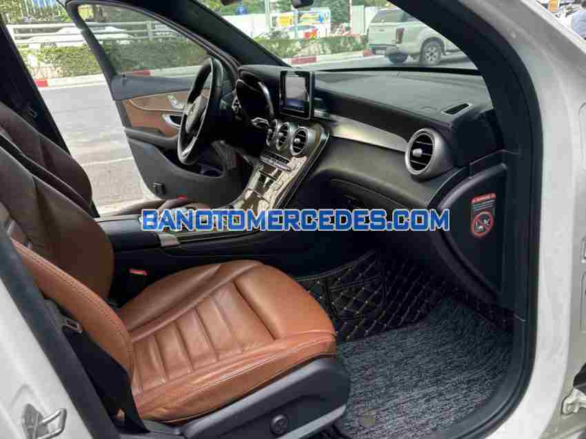 Cần bán Mercedes Benz GLC 250 4Matic 2017 xe đẹp