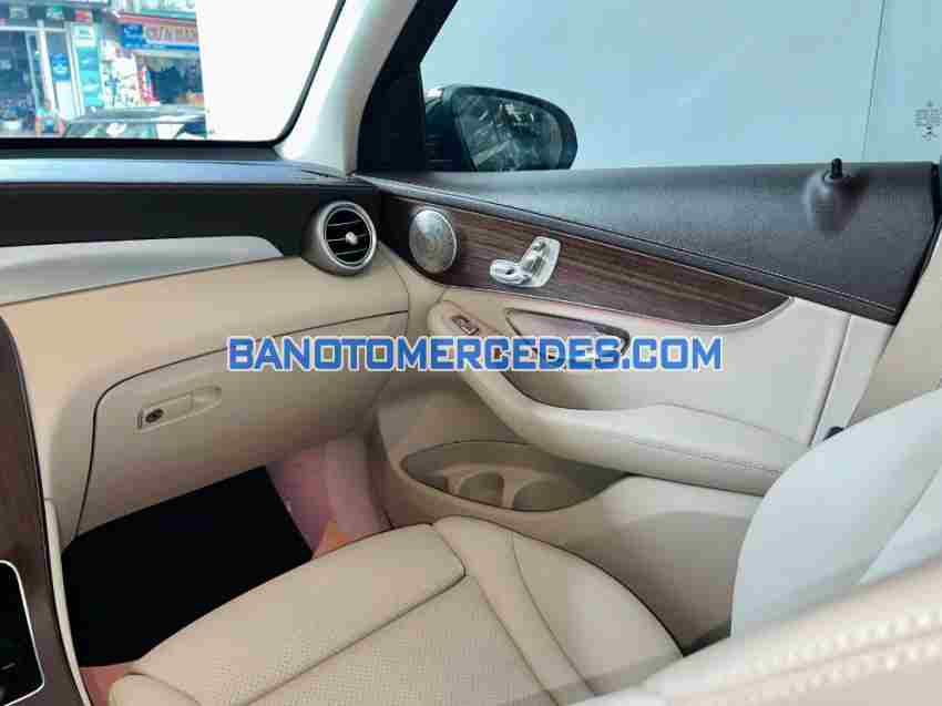 Xe Mercedes Benz GLC 200 4Matic đời 2022 đẹp bán gấp