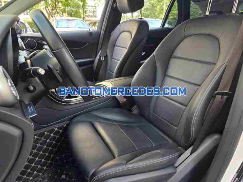 Cần bán xe Mercedes Benz GLC 200 năm 2021 màu Trắng cực đẹp
