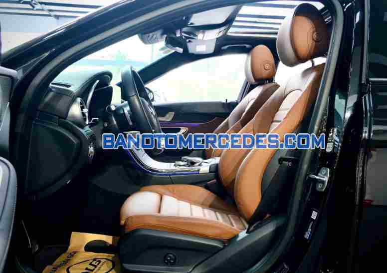 Cần bán Mercedes Benz C class C300 AMG Máy xăng 2019 màu Đen
