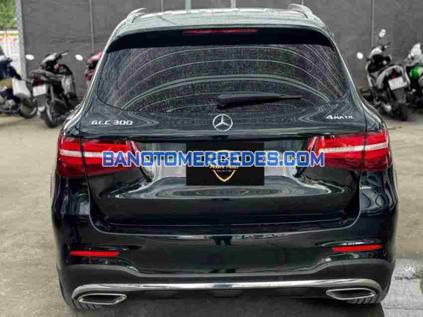Cần bán gấp Mercedes Benz GLC 300 4Matic 2019 - Xe đẹp - Giá tốt