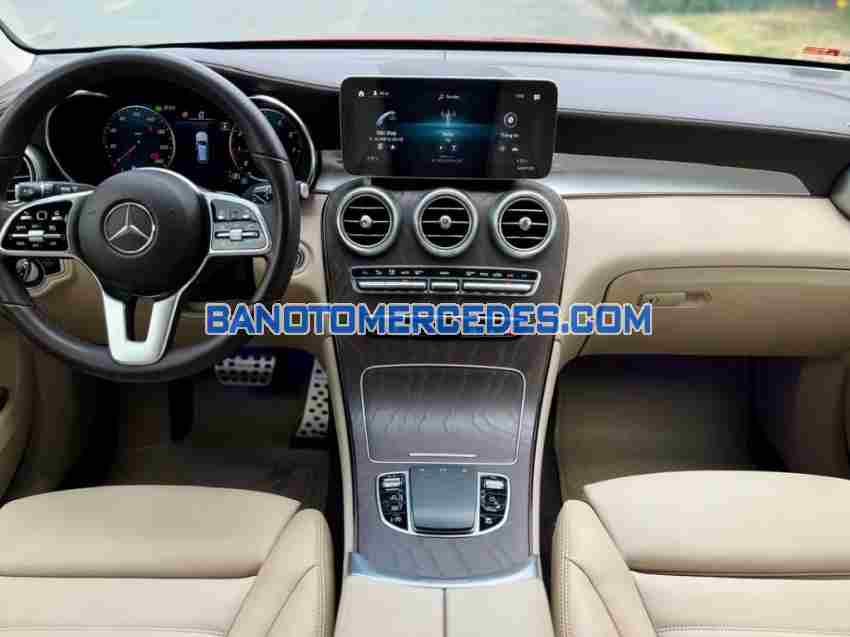 Cần bán xe Mercedes Benz GLC 200 4Matic màu Đỏ 2021