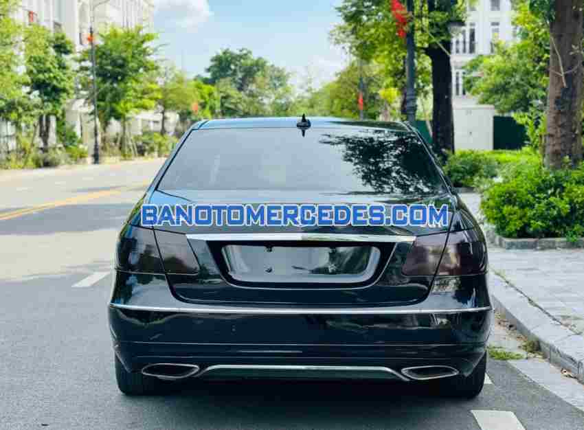 Cần bán gấp Mercedes Benz E class E250 đời 2010, màu Đen