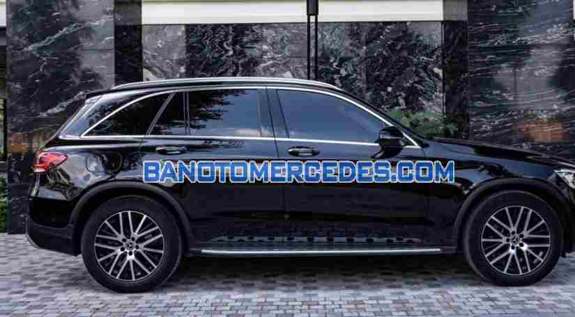 Bán Mercedes Benz GLC 200 4Matic, màu Đen, Máy xăng, 2022