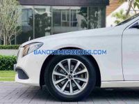 Cần bán gấp xe Mercedes Benz E class E200 năm 2019, màu Trắng, Số tự động