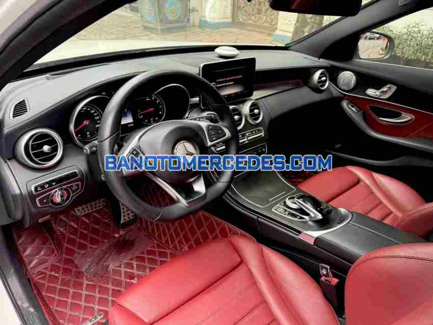 Cần bán Mercedes Benz C class C300 AMG 2016, xe đẹp giá rẻ bất ngờ