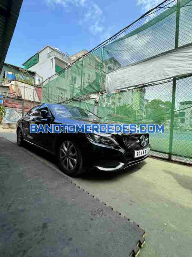 Cần bán xe Mercedes Benz C class C200 màu Đen 2018