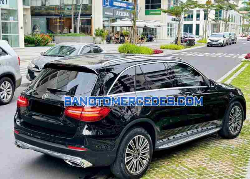 Cần bán xe Mercedes Benz GLC 250 4Matic đời 2018