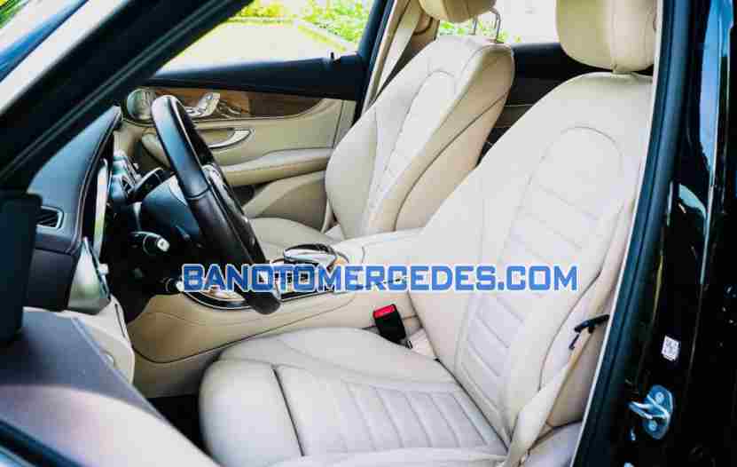 Cần bán Mercedes Benz GLC 250 4Matic 2019, xe đẹp giá rẻ bất ngờ