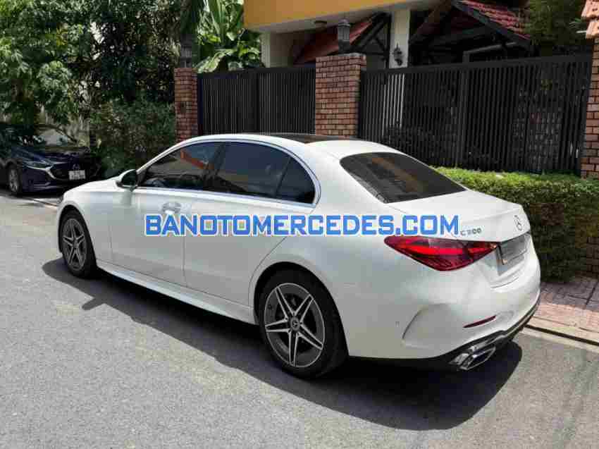 Cần bán gấp xe Mercedes Benz C class C300 AMG 2022 màu Trắng