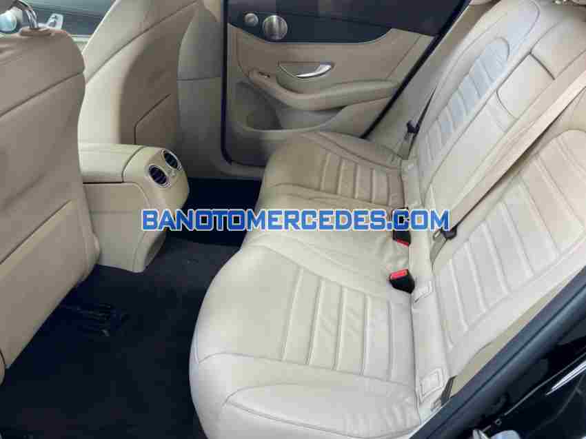 Cần bán gấp Mercedes Benz GLC 300 4Matic năm 2021 giá cực tốt