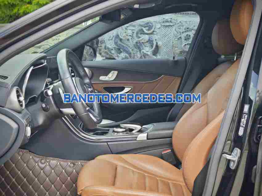 Cần bán Mercedes Benz C class C300 AMG 2019 xe đẹp