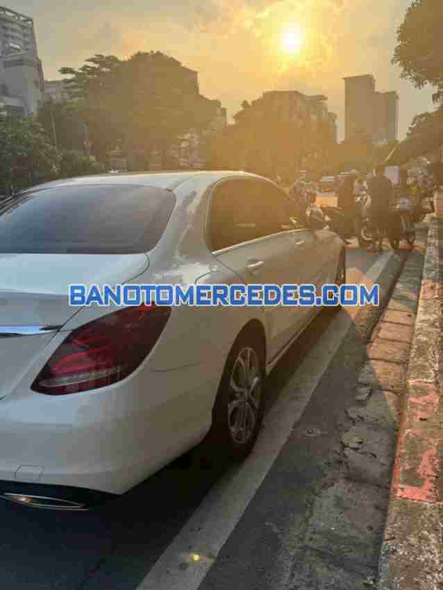 Cần bán gấp Mercedes Benz C class C200 2015 - Xe đẹp - Giá tốt