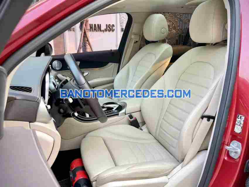Xe Mercedes Benz GLC 300 4Matic đời 2017 đẹp bán gấp