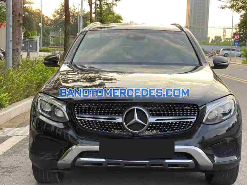 Cần bán gấp Mercedes Benz GLC 250 4Matic đời 2017, màu Đen