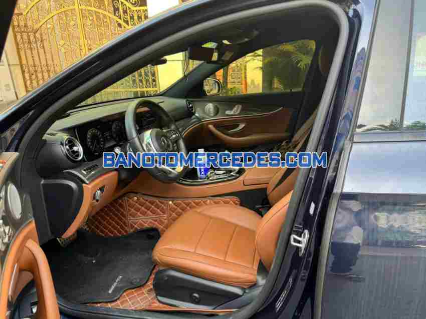 Xe Mercedes Benz E class E300 AMG đời 2020 đẹp bán gấp