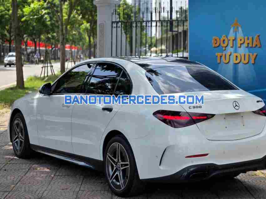 Cần bán gấp xe Mercedes Benz C class C300 AMG 2021 màu Trắng