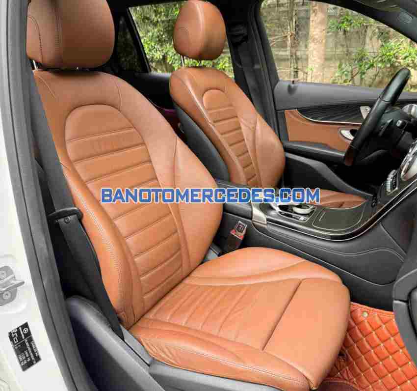 Cần bán Mercedes Benz GLC 300 4Matic 2018, xe đẹp giá rẻ bất ngờ