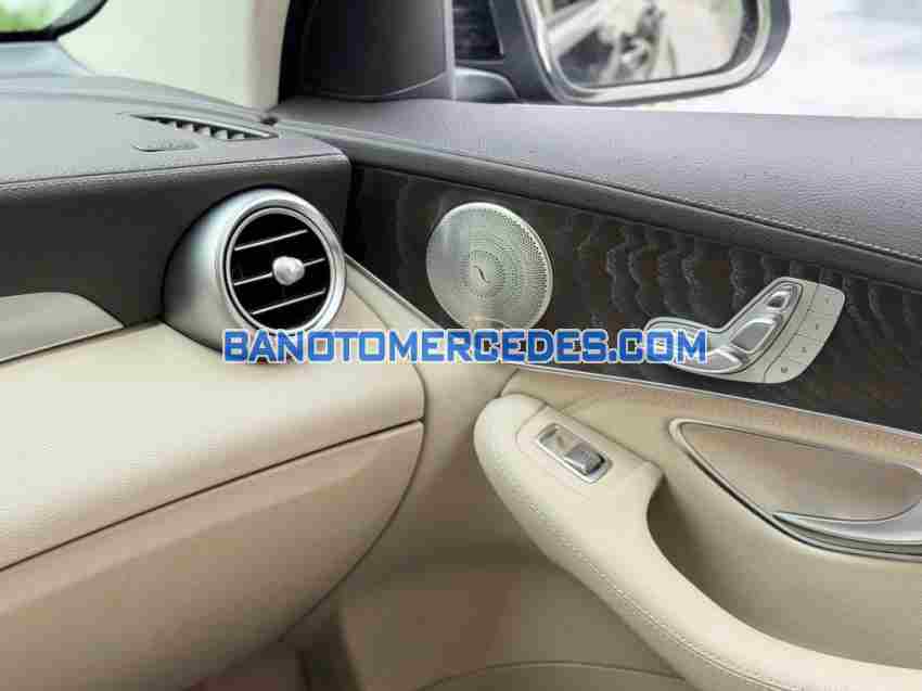 Bán Mercedes Benz GLC 200 4Matic đời 2021 xe đẹp - giá tốt