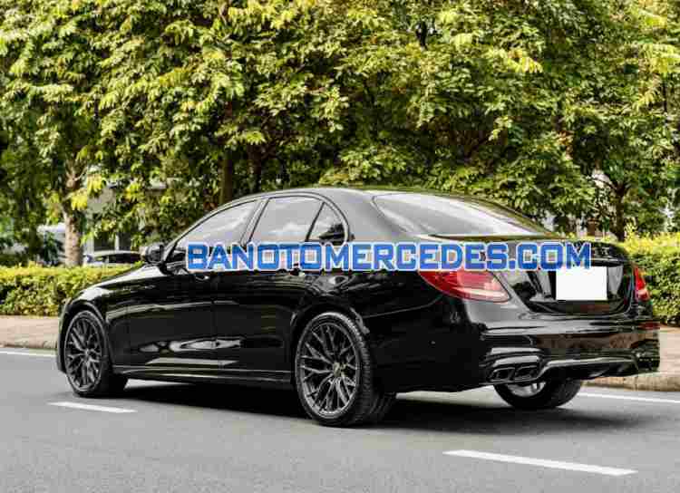 Cần bán xe Mercedes Benz E class E300 AMG năm 2016 màu Đen cực đẹp