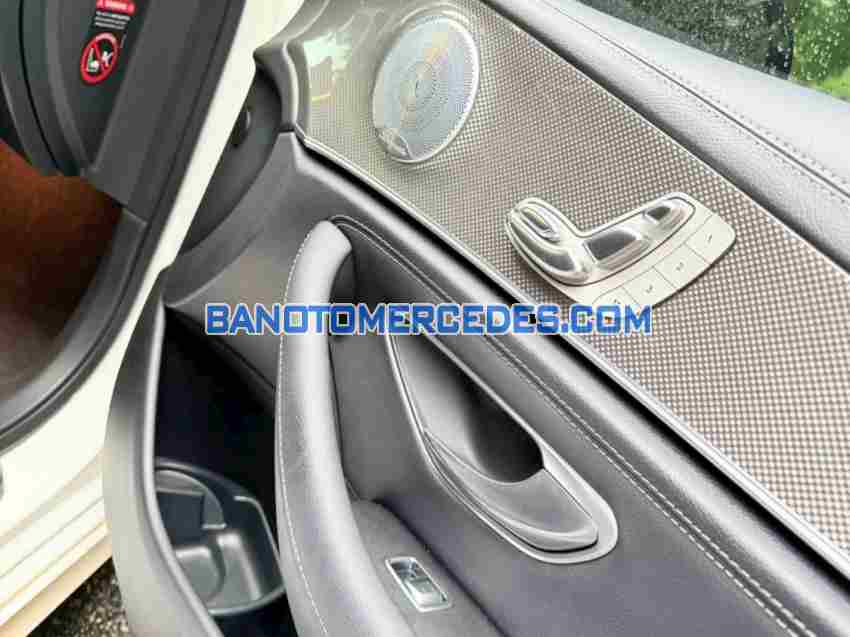 Cần bán gấp xe Mercedes Benz E class E300 AMG 2020 màu Trắng