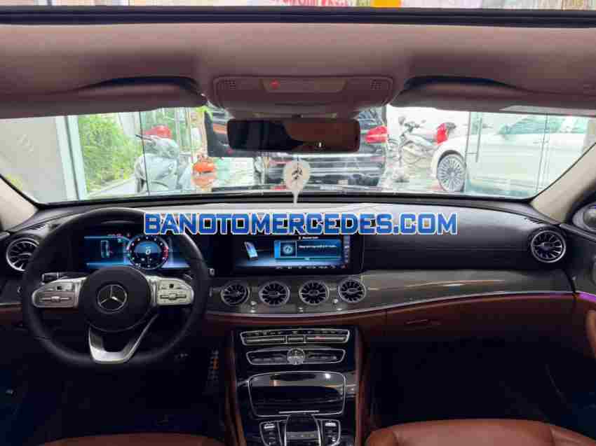 Cần bán nhanh Mercedes Benz E class E300 AMG 2019 cực đẹp