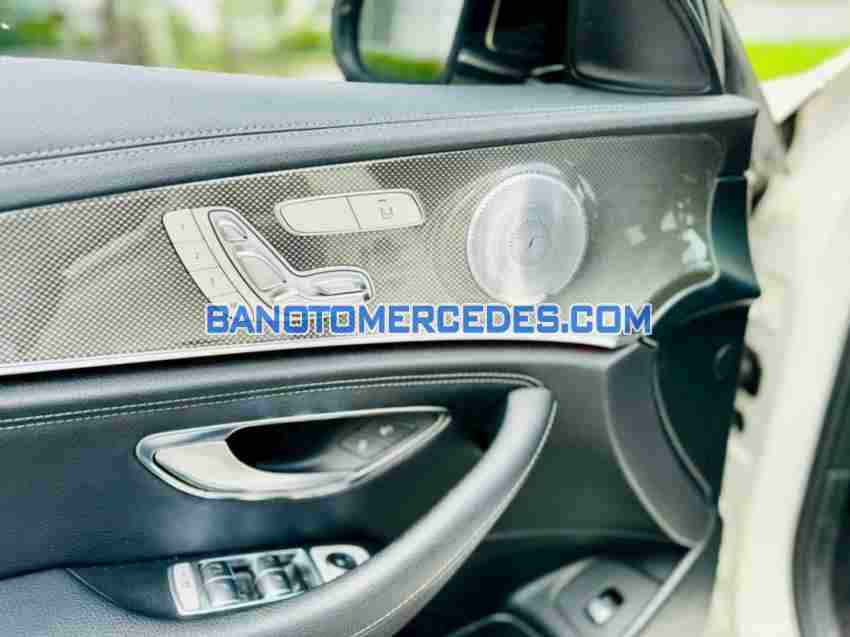 Cần bán Mercedes Benz E class E300 AMG 2017, xe đẹp giá rẻ bất ngờ