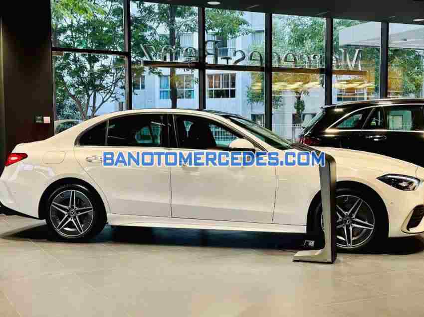 Bán xe Mercedes Benz C class C300 AMG 2025. Quá đẹp