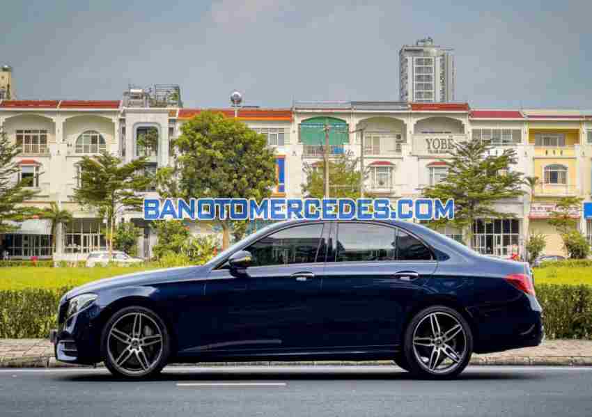 Mercedes Benz E class E300 AMG 2019 Máy xăng đẹp long lanh