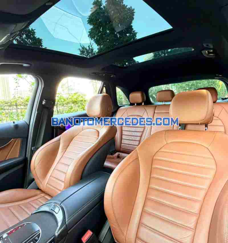 Xe Mercedes Benz GLC 300 4Matic đời 2021 đẹp bán gấp