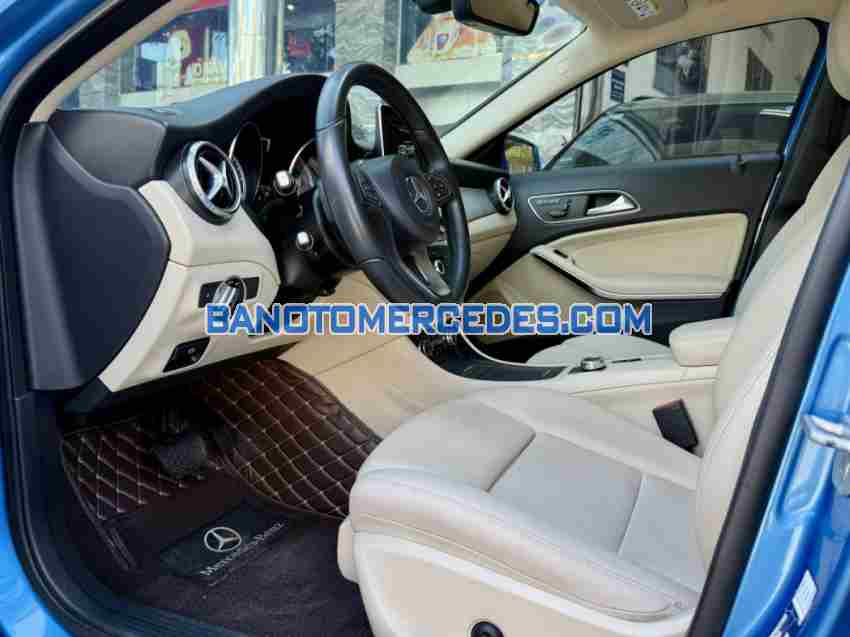Cần bán gấp Mercedes Benz GLA class GLA 200 năm 2016 giá cực tốt