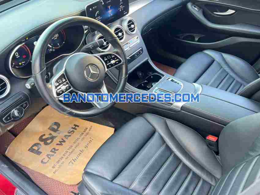 Cần bán xe Mercedes Benz GLC 300 4Matic năm 2020 màu Đỏ cực đẹp
