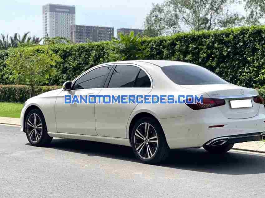 Cần bán gấp Mercedes Benz E class E180 đời 2021, màu Trắng