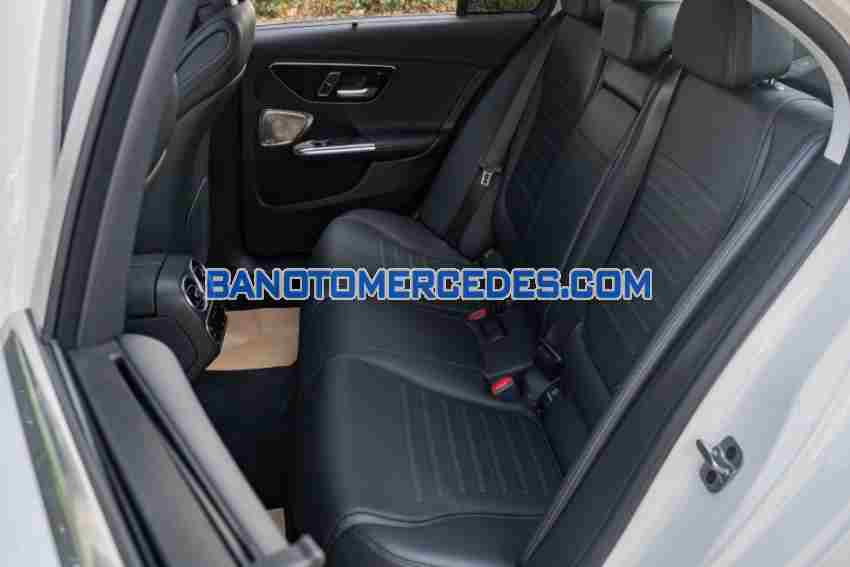 Cần bán gấp Mercedes Benz C class C300 AMG năm 2023 giá cực tốt