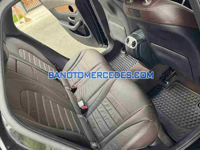 Cần bán xe Mercedes Benz GLC 250 4Matic sx 2017