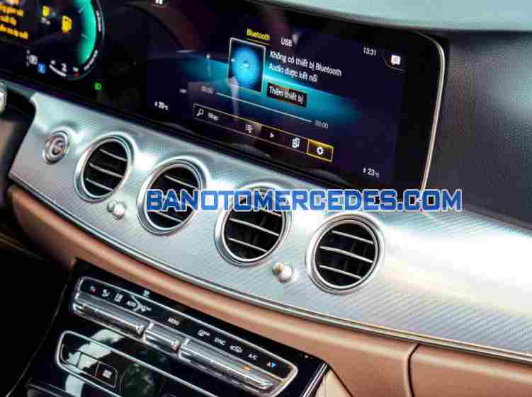 Cần bán xe Mercedes Benz E class E180 màu Xám 2021