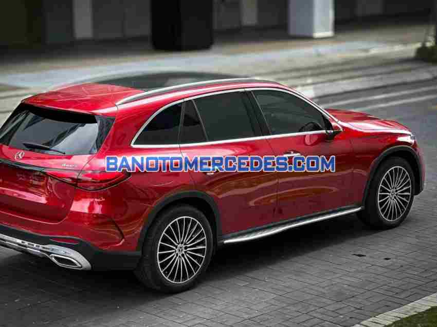 Cần bán xe Mercedes Benz GLC 300 4Matic màu Đỏ 2023